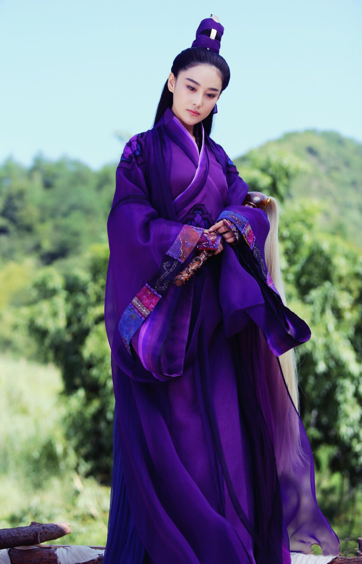 穿紫衣的古装剧女子,忍了锦觅,忍了紫萱,却被反派的她迷住