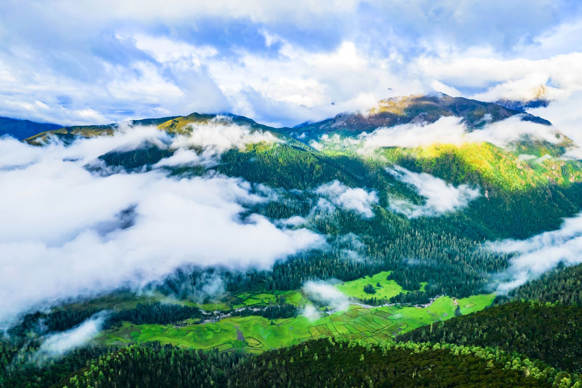 四川甘孜伍须海,环境优美,风景如画,是一处被世人遗忘的仙境