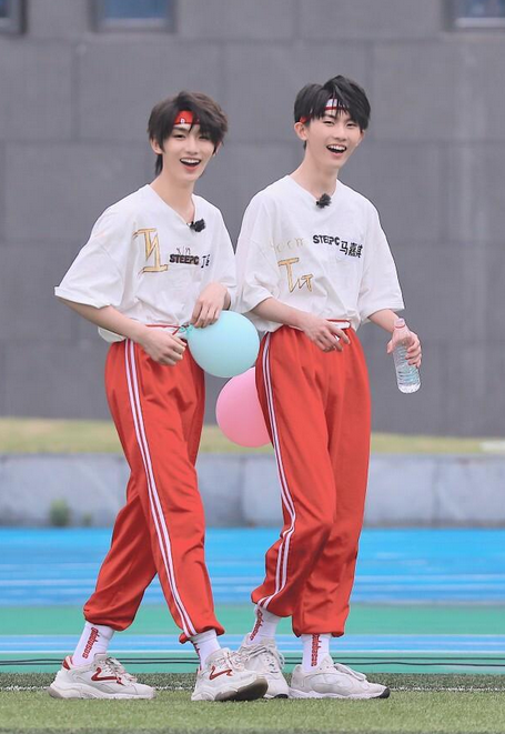 马嘉祺为高考成绩道歉,总分307分数学仅25分,被吐槽不如tfboys