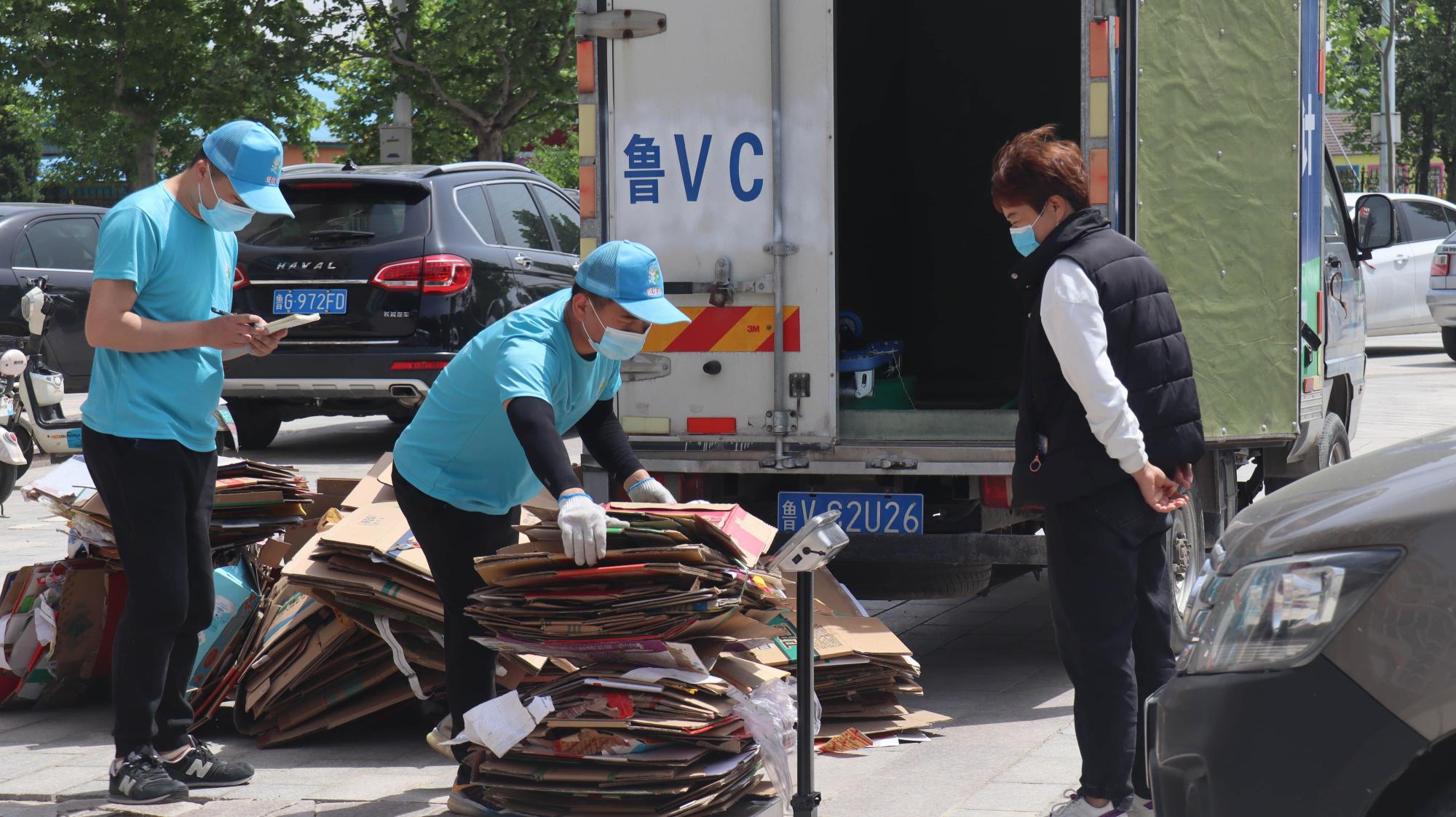 名校海归硕士收废品月入5万,高学历的人捡垃圾都比你赚钱