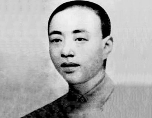 他23岁就成为方面军首长,曾和彭老总搭档,若不牺牲,当为元帅