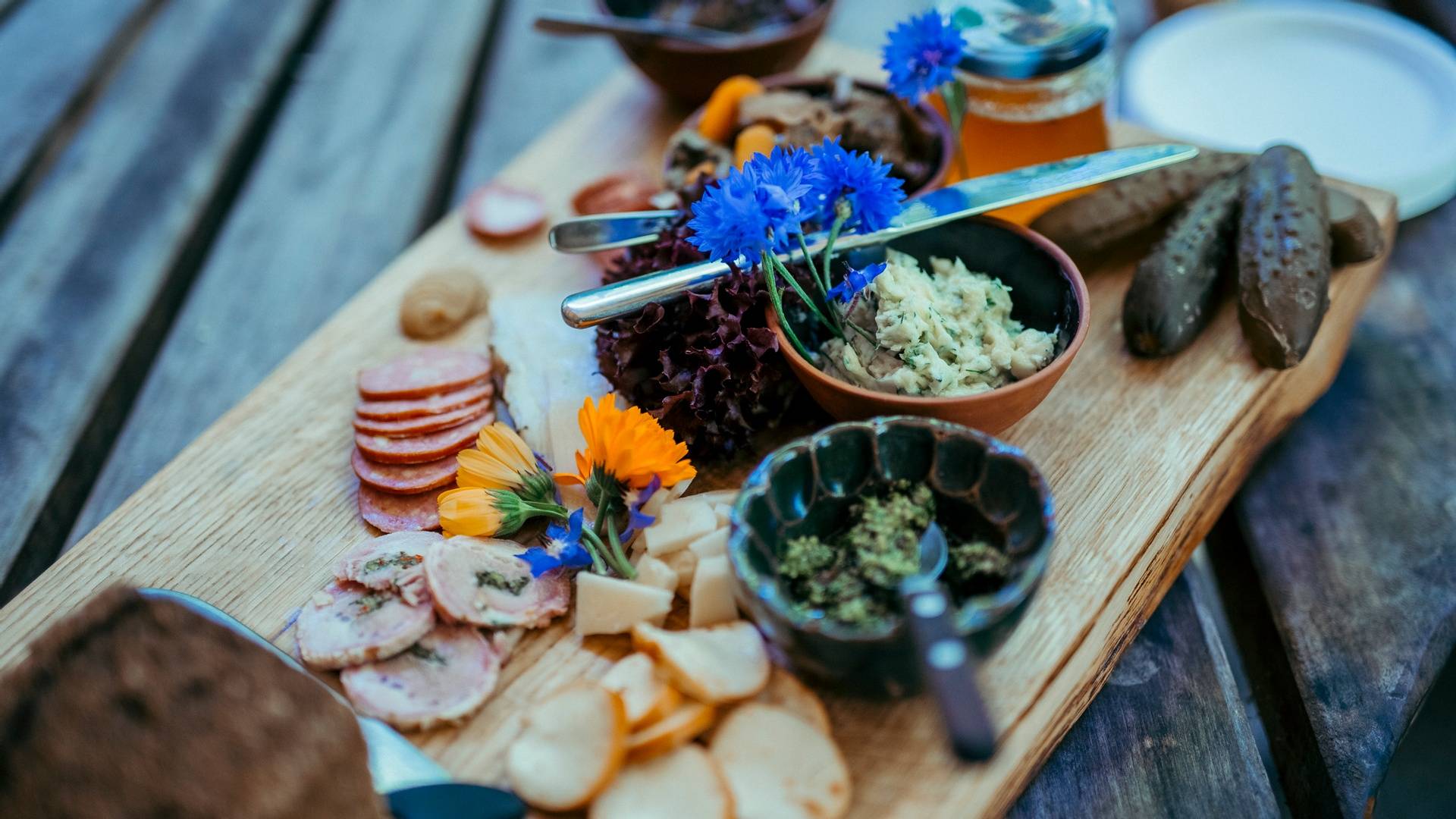 贴秋膘:你不知道的爱沙尼亚美食美酒,在沼泽地中就餐