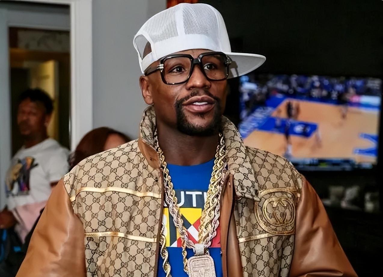 梅威瑟生活像国王,全版的aj,200多枚手表,出门必带百万现金