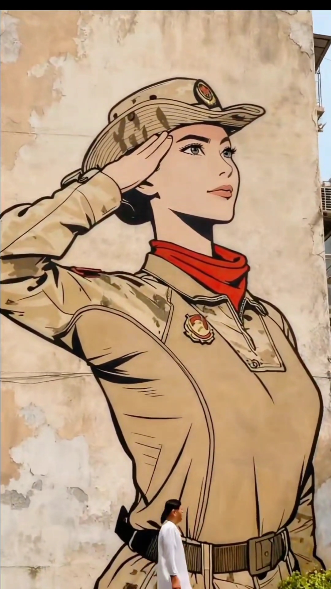 贵州墙绘|英姿飒爽,巾帼不让须眉,壁画师为女兵画巨幅墙绘