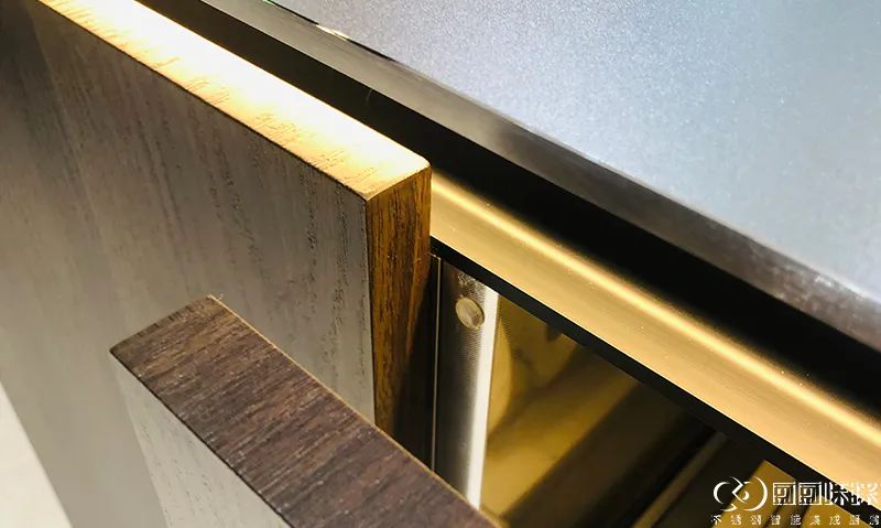 还在纠结橱柜选什么把手吗?快来了解下无把手设计!