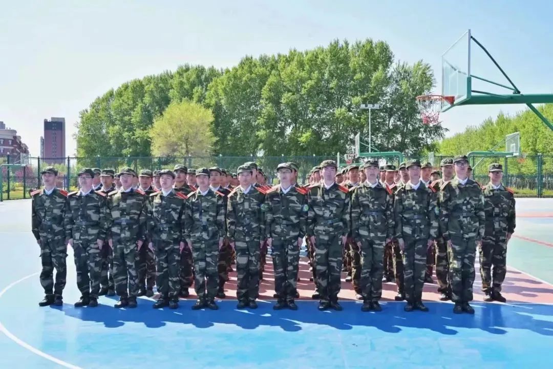 吉林建筑科技学院军训图片