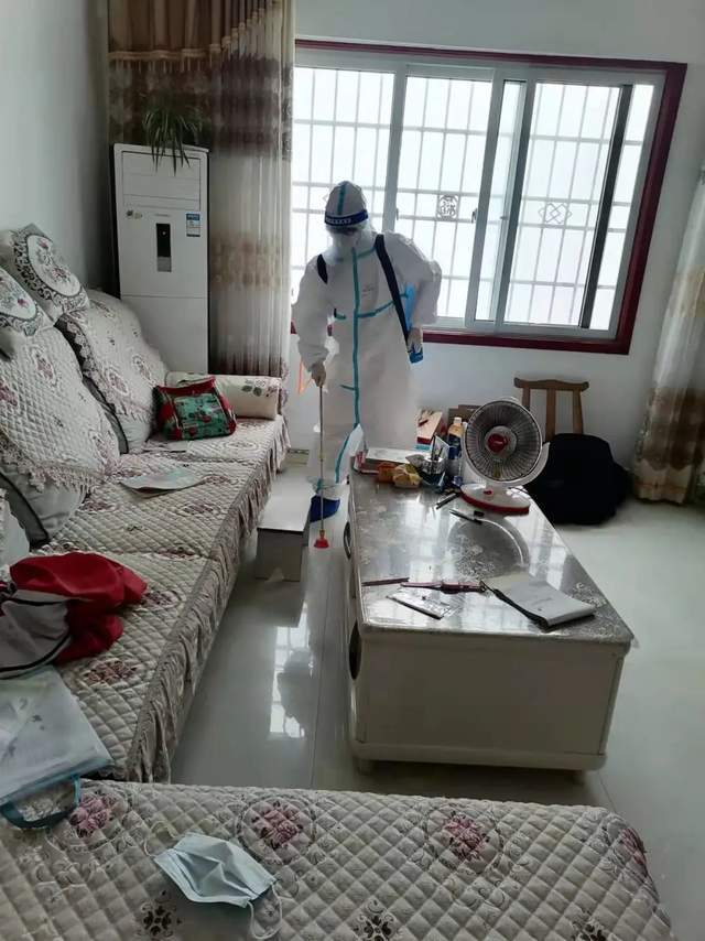 南阳六院对隔离家庭开展全面消杀无死角无盲区全覆盖