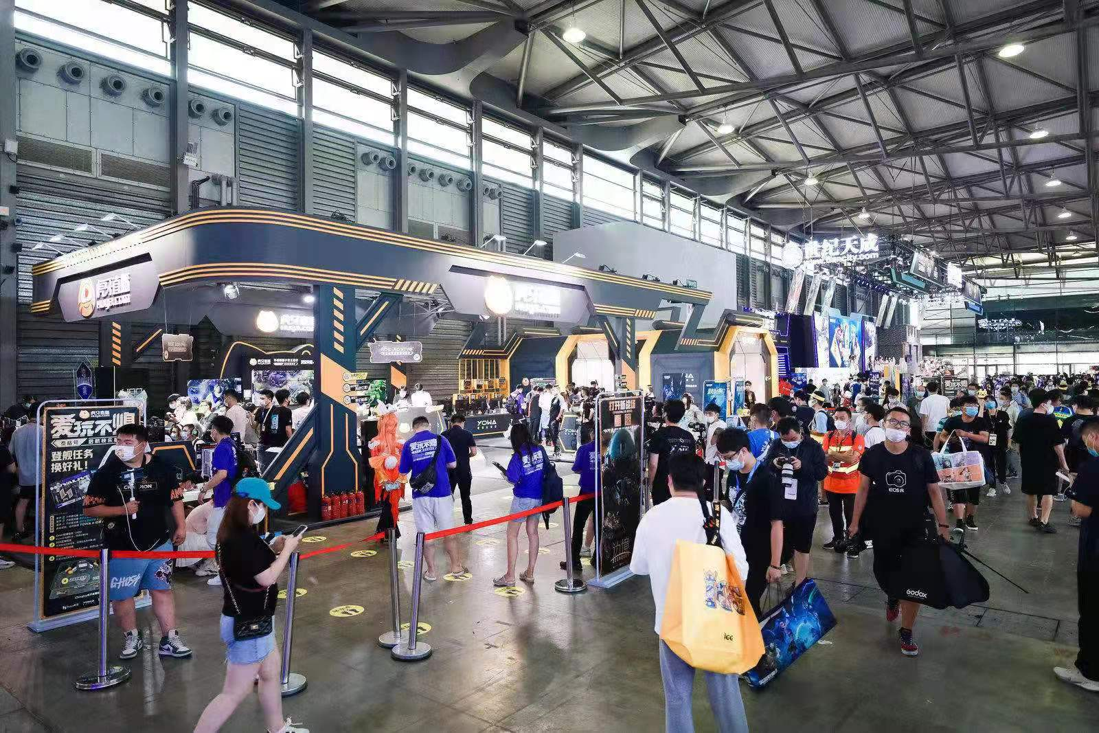 上海cj:众多厂商纷纷参展,有的展台酷炫十足,有的差强人意