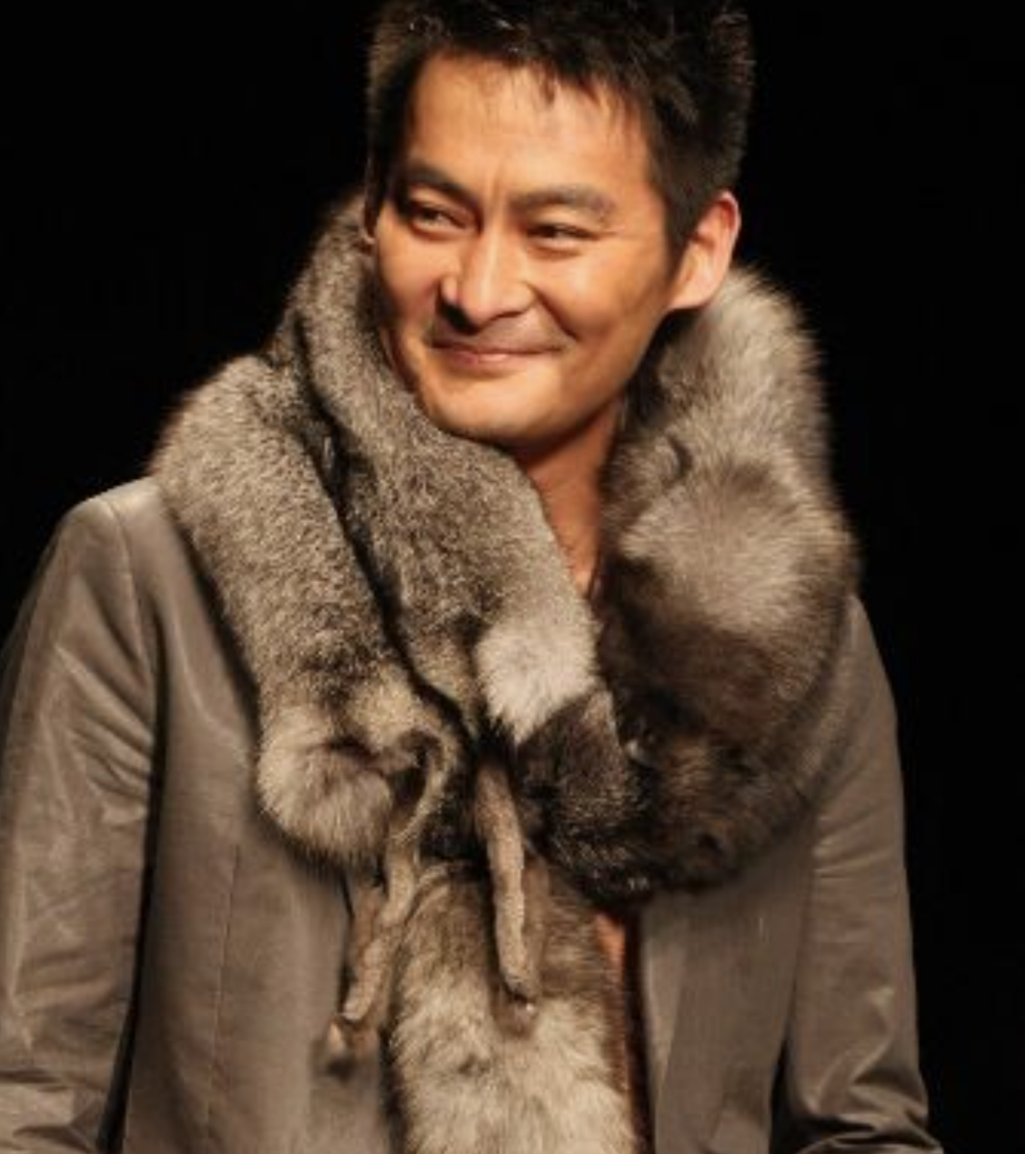 知名歌手景岗山:因喝酒和发妻离婚,二婚后女儿双全,如今咋样