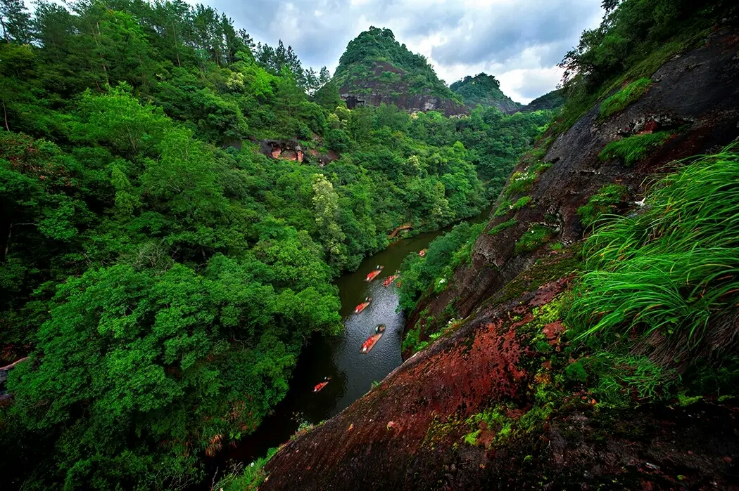 福建一条由3条峡谷首尾相连而成的大峡谷,是aaaaa风景区