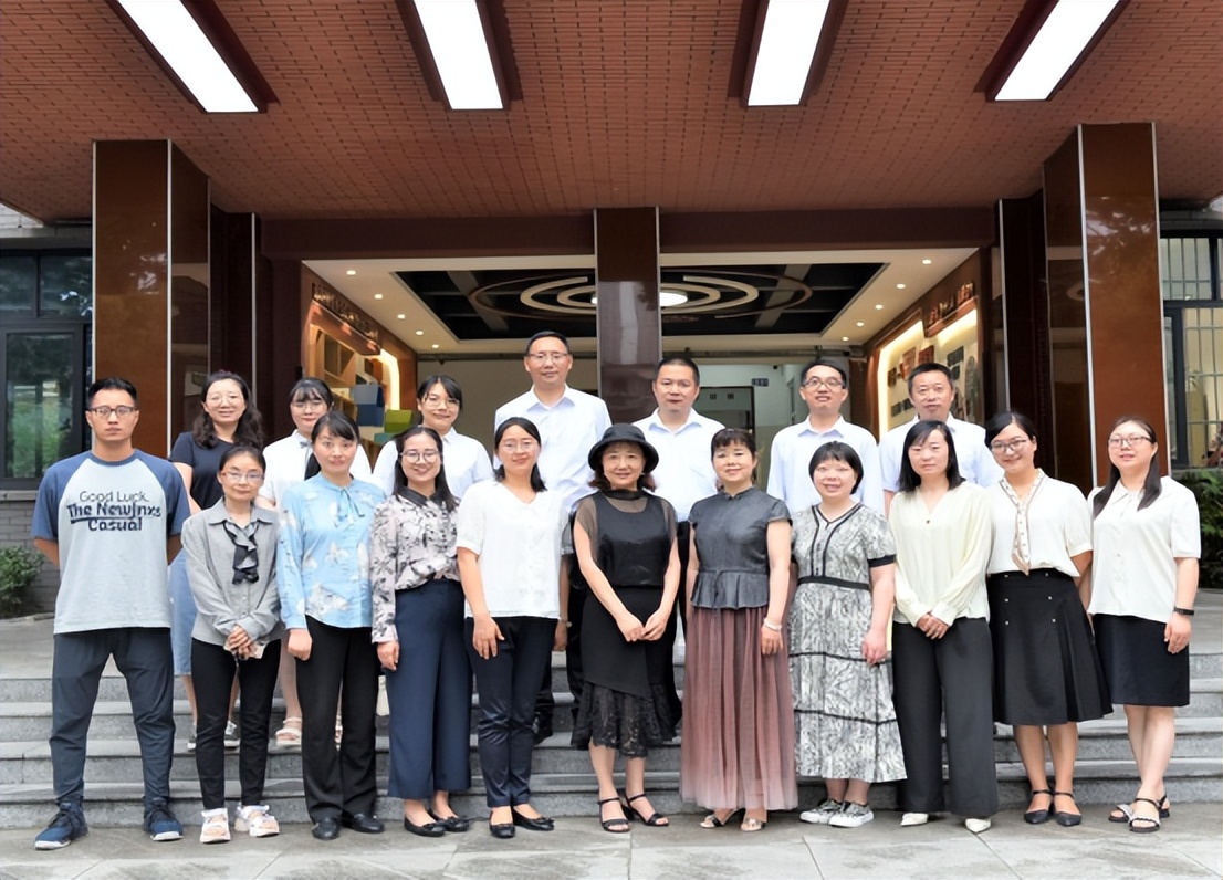 力促课题研究稳步推进 成都二仙桥学校开展这场课题研究展示活动