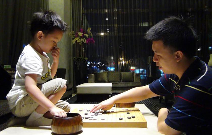 周俊勋教育儿子周琦:礼貌,善良,态度