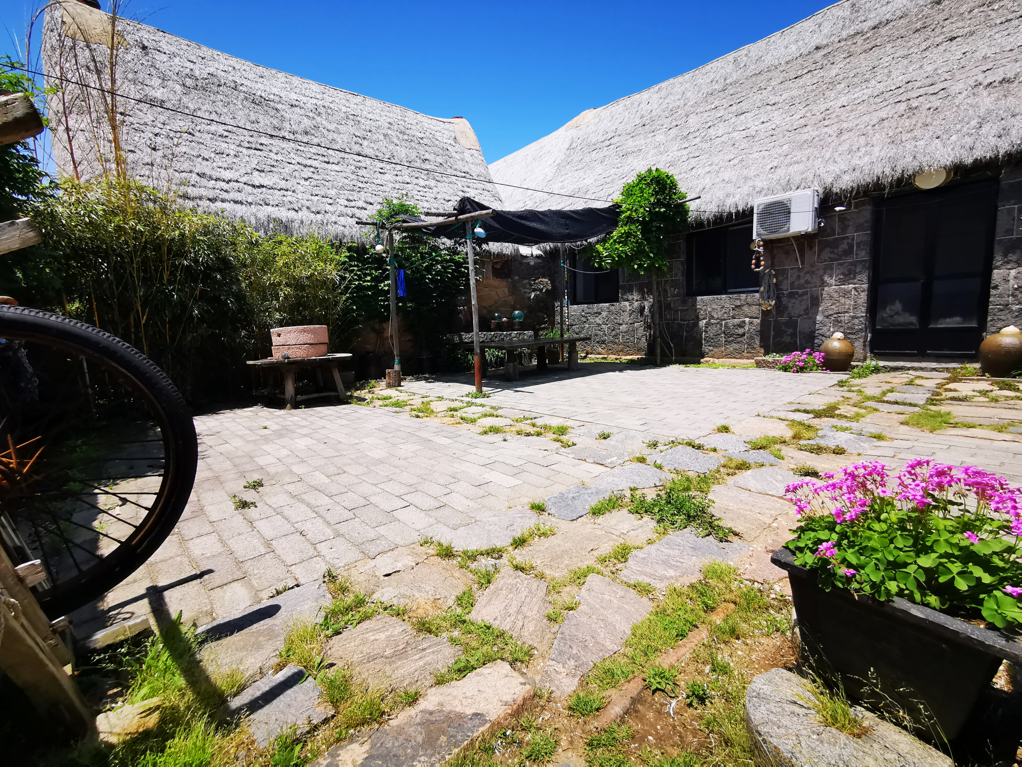 「鯃鑨人家.海草房民宿」东楮岛海草房渔家院