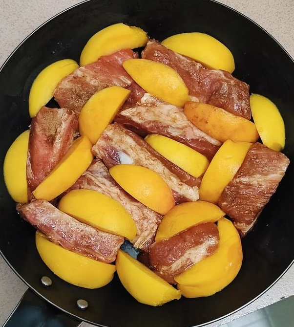 夏天,少吃西瓜多吃它,与排骨炖着吃,营养滋补又解馋,太香啦!