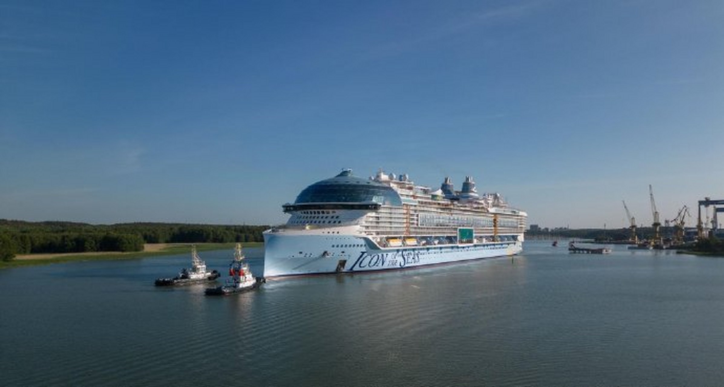 25万吨世界最大豪华邮轮 "海洋标志(icon of the seas)"建造完成首次