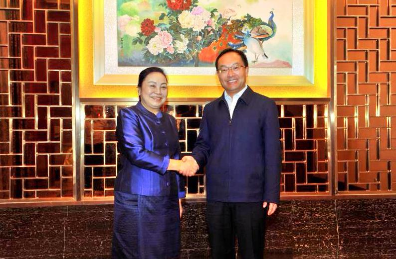 郑艺会见老挝驻华大使坎葆恩塔万