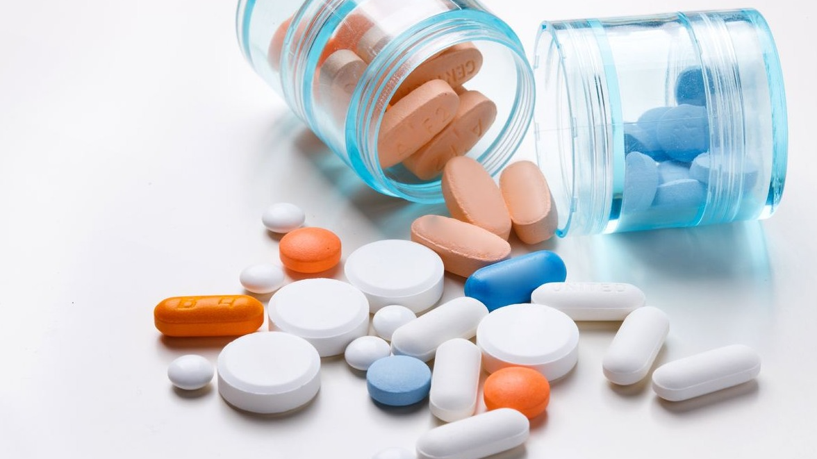 颠茄碱类中毒,常见口干,皮肤干燥等症状,经治疗部分患者可缓解