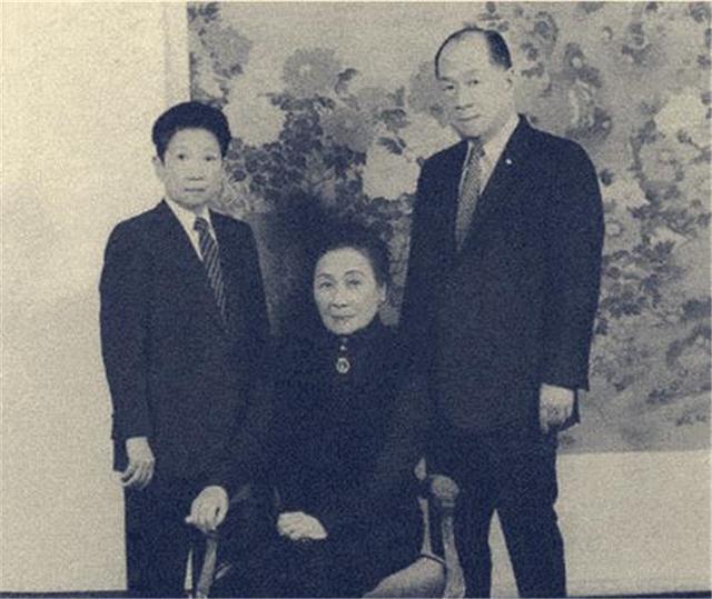 嚣张的孔令伟:当街打死巡警,与军阀公子枪战,让高官给狗让座