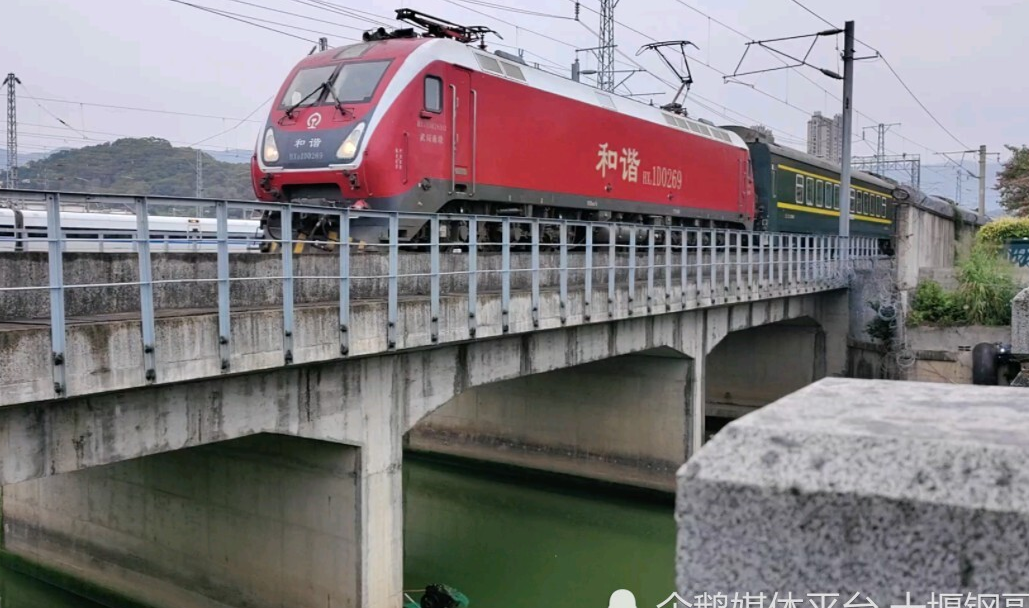 福州到成都西z392次沿途停靠,为啥不停靠襄阳站而非十堰站?