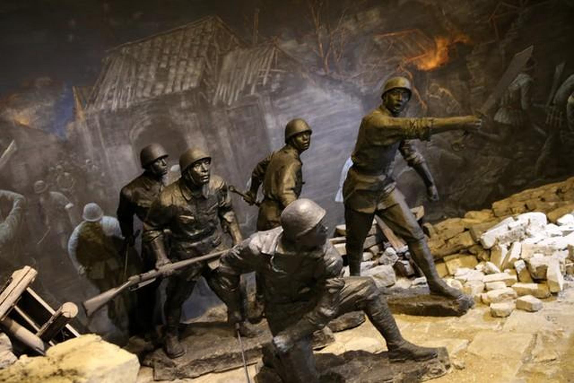 就这样,在1945年10月上党战役中,参加对解放区围攻的史泽波,包括他率