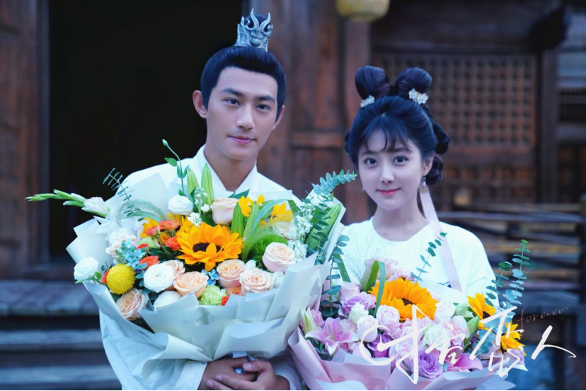 《时空恋人》杀青 李艺彤黑泽超甜演绎平行时空唯美爱情故事