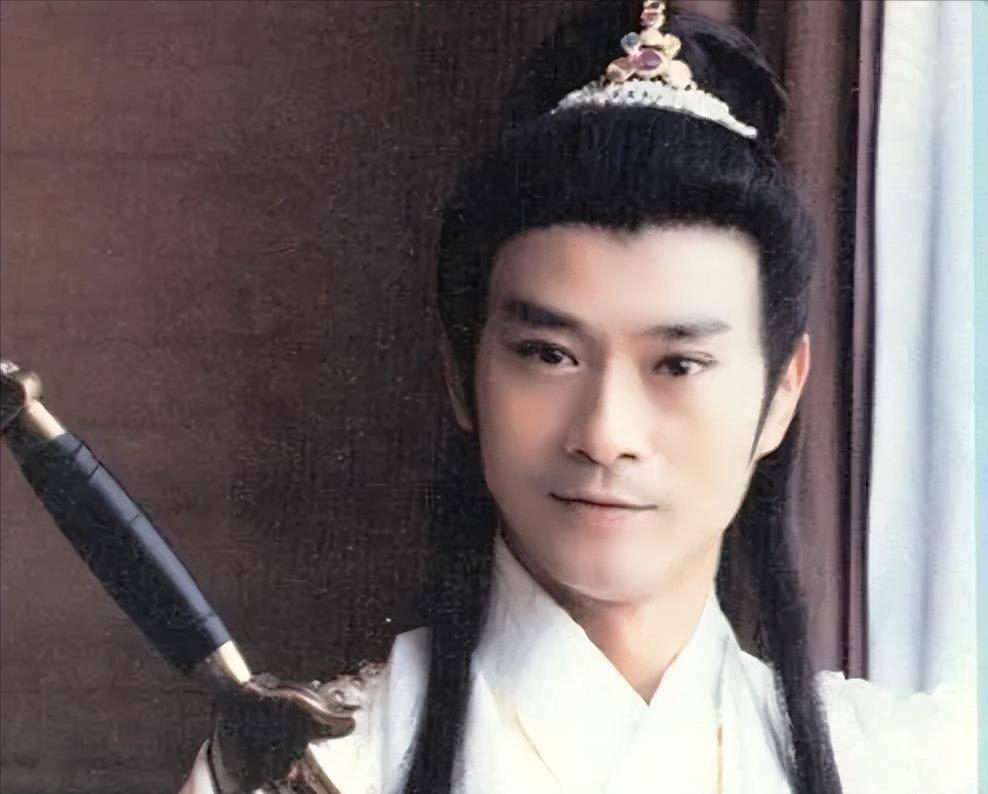 回顾郑欣宜终为父母失败的婚姻买了单6000万遗产也换不来幸福