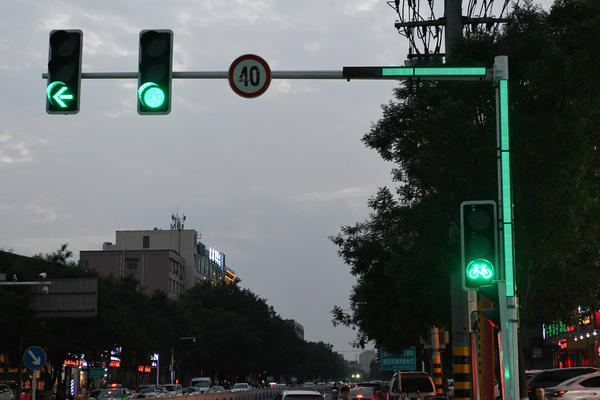 渐变智能红绿灯让新密成为"网红城"-大河新闻