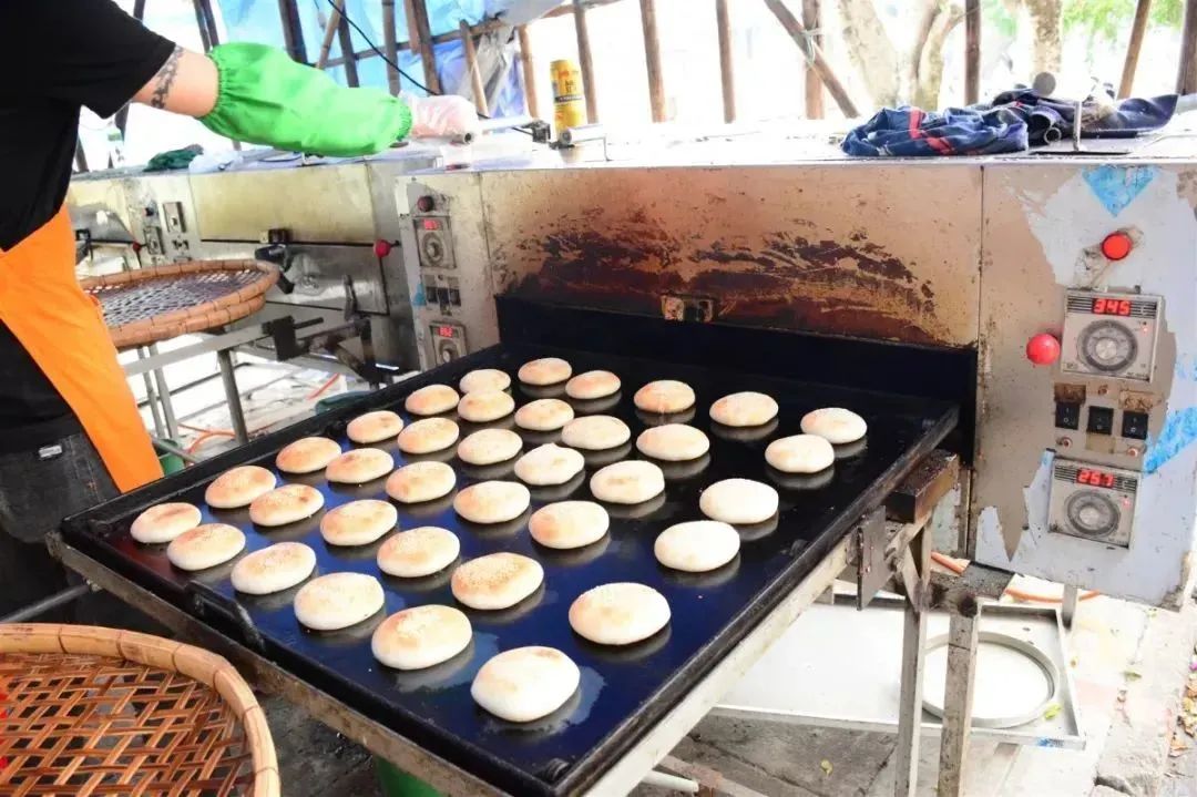 恩平烧饼制作图片