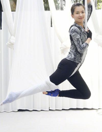 老人刘涛:空中瑜伽又瘦又美,飘逸迷人!一起解锁空中姿势,教学