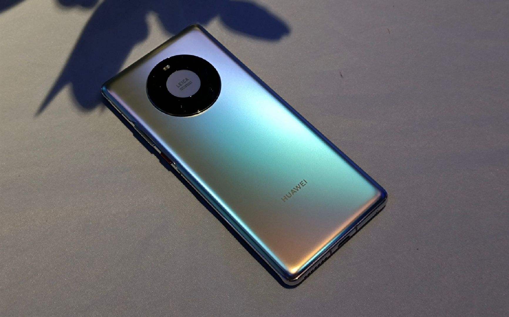 华为mate40pro带头降价,iphone13不香了,花粉:终于等到了