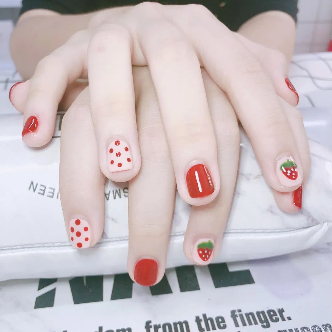 清爽又甜美!夏天做这款水果美甲很应季