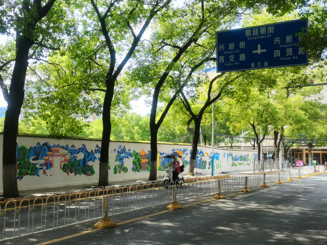 老街(龙井路,江夏路(复江道,交通路(西交路,车站路(武昌大道)和