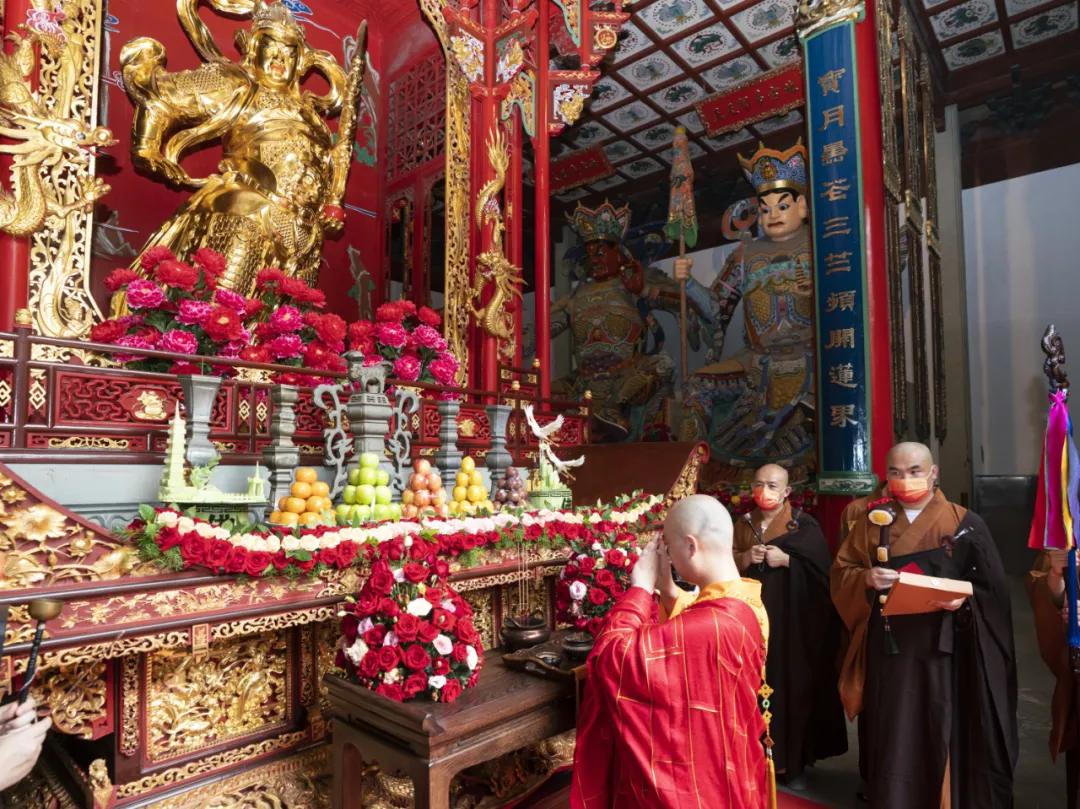 上天竺法喜讲寺举行圆诠法师荣膺方丈升座庆典