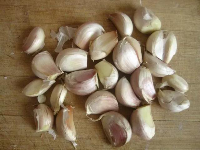 坚持每天吃"大蒜"的人,最后得到了什么?医生告诉你真相