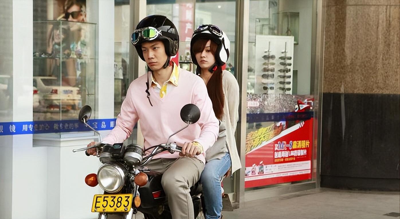 在陈意涵众多男友中李运庆可谓是她第一个公开承认的男友,二人因合作