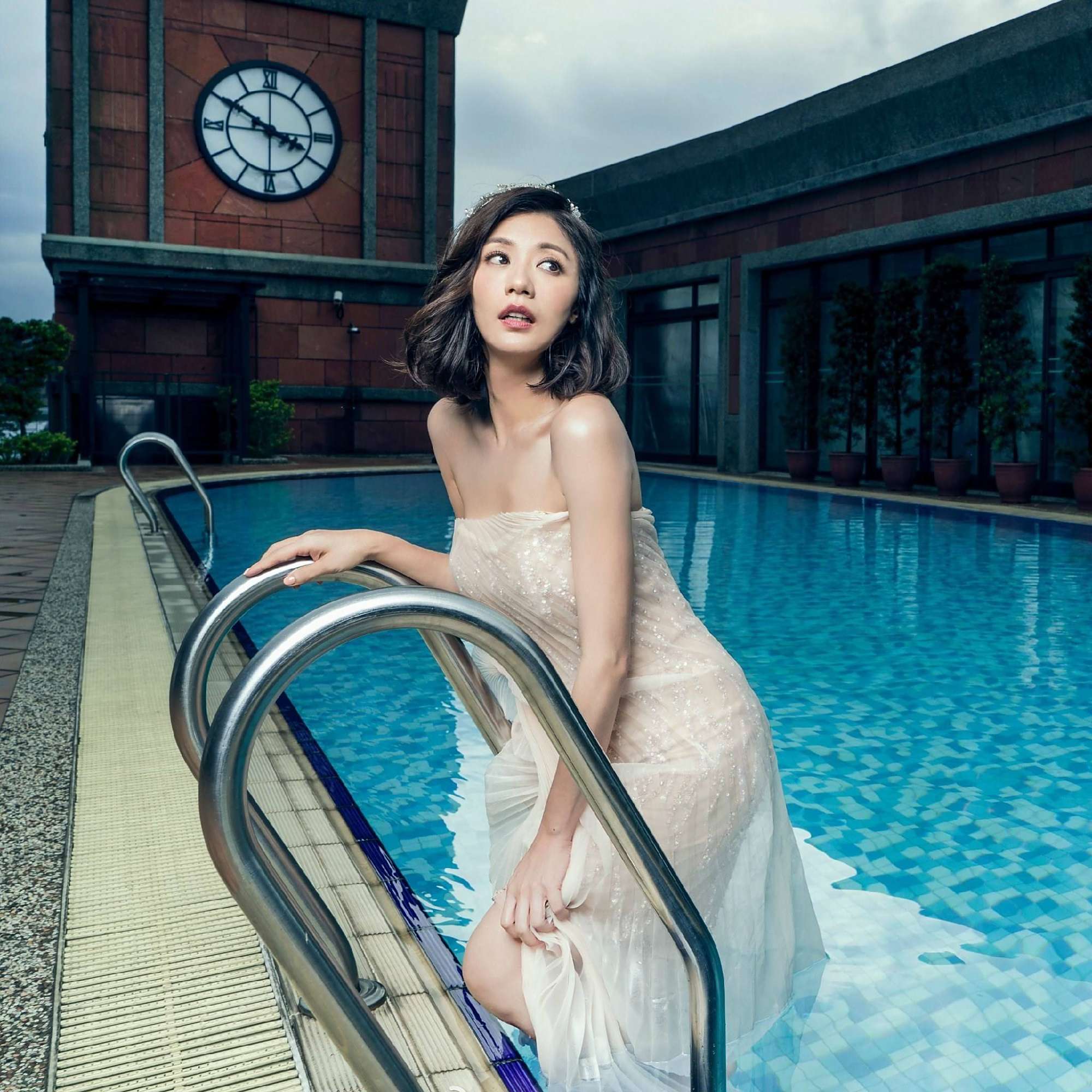 "浪女"回头的贾静雯,怎么也得银不换吧?