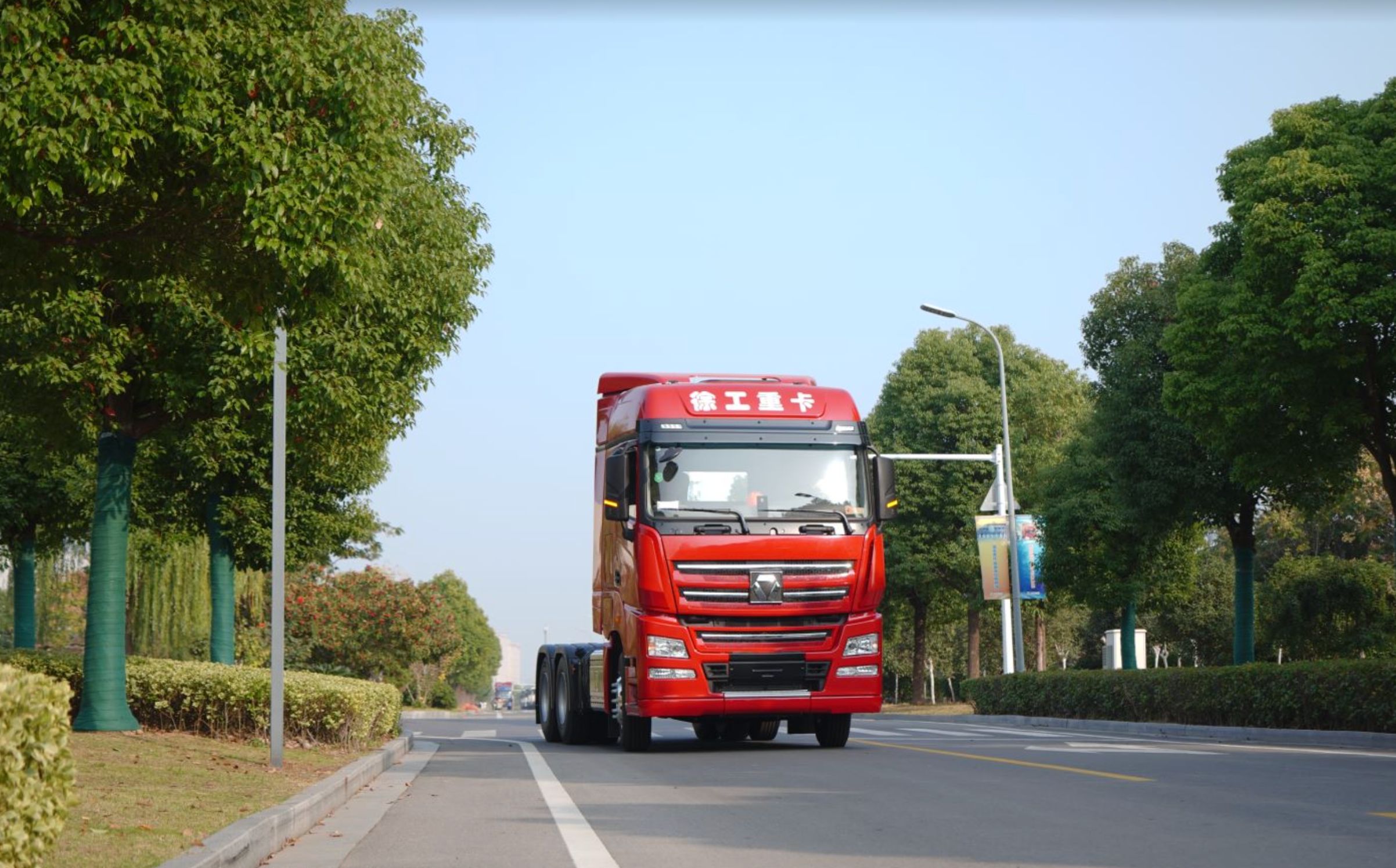 作秀还是实力?徐工智卡挑战全行业旗舰重卡,比价比配置不服来战