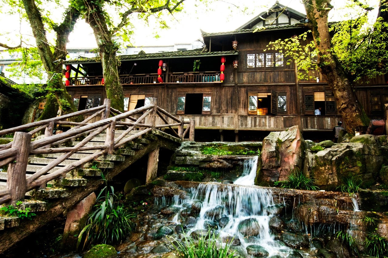 四川又发现一小众旅行地,还能看见吊脚楼和老街,满满的川西风味