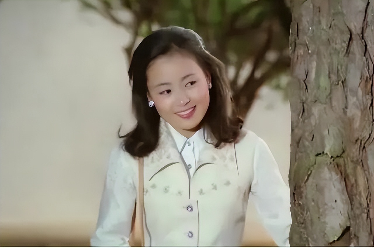 张瑜前夫张建亚:支持妻子去美国却"被"离婚,再婚娶普通人获幸福