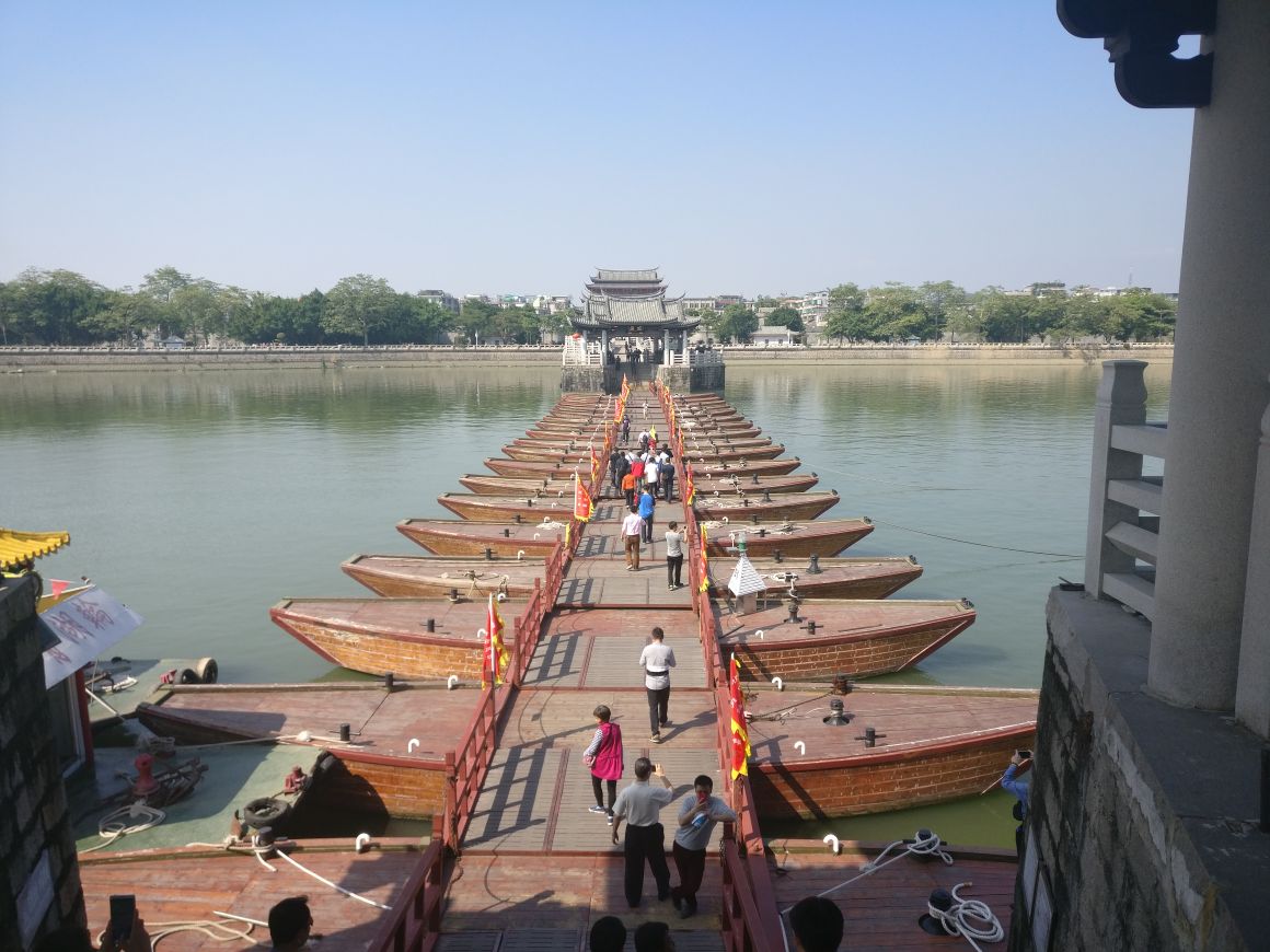 廣東一座古建築,是中國四大古橋之一,是國家aaaa級景區