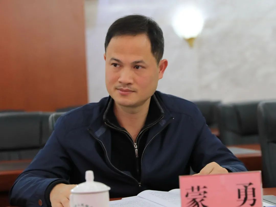 茅仲华到柳州集中听取代表委员意见建议