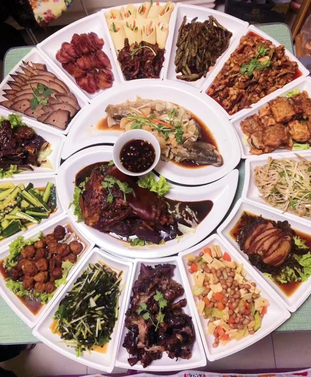 南北年夜饭大集合!每桌都有代表菜,来看看,哪个是你的家乡味?