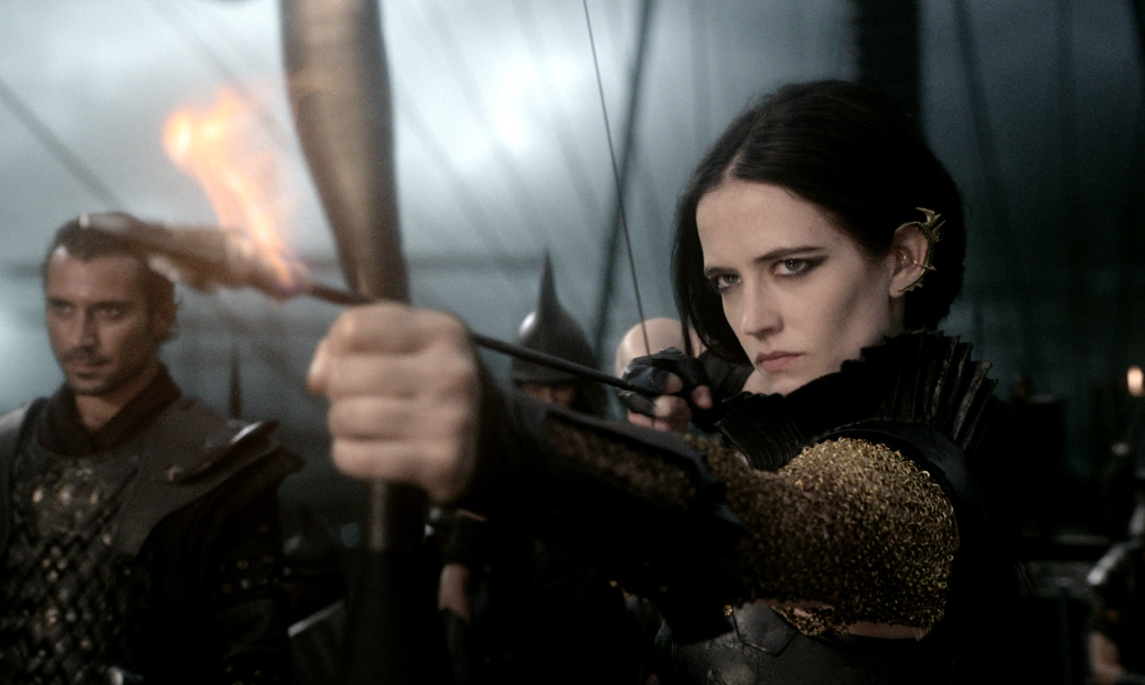 盘点《天国王朝》公主西贝拉近期为艺术献身的四部大尺度电影