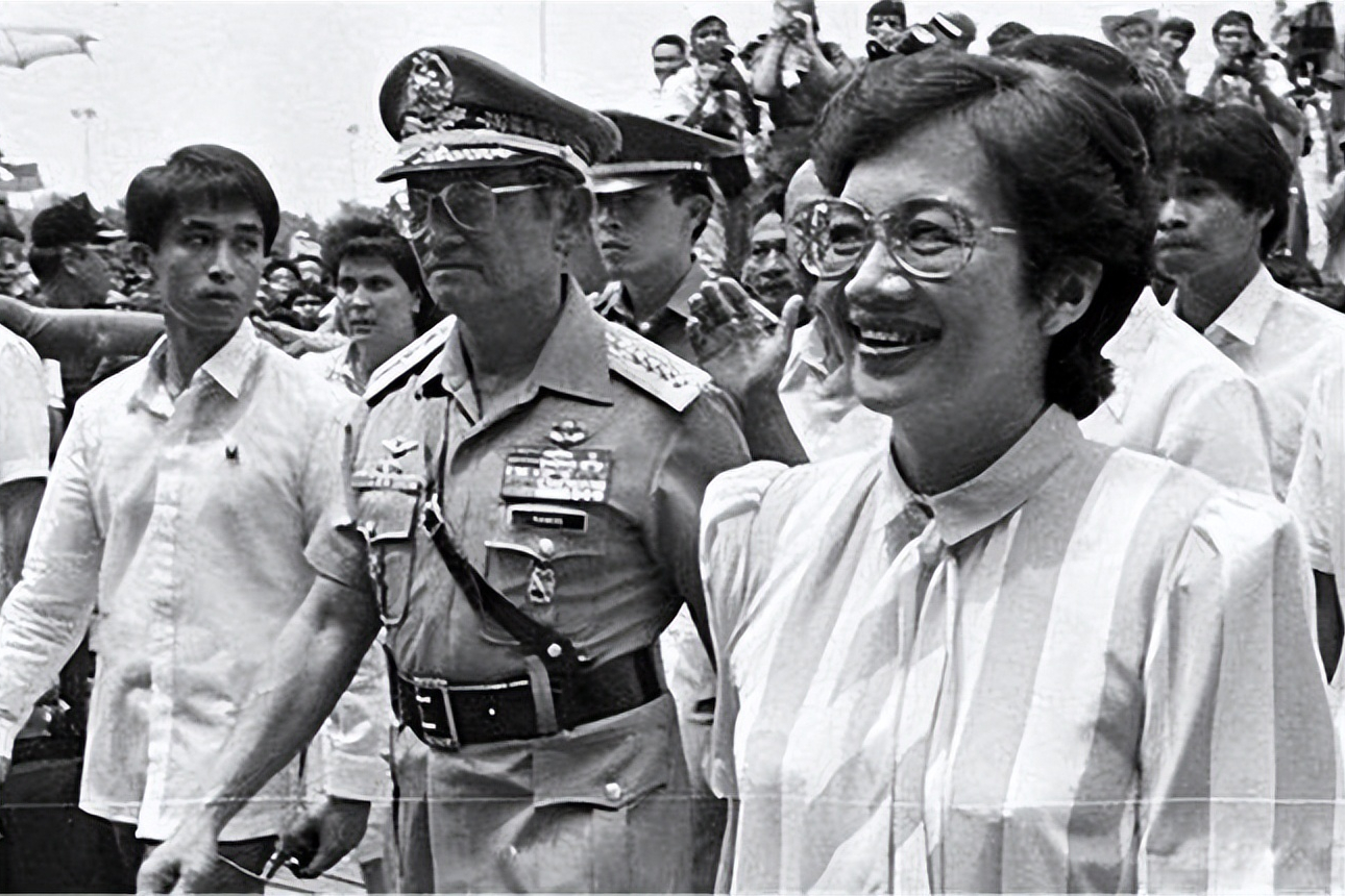 "中国女儿"阿基诺夫人,亚洲首位女总统,硬刚美国亲近中国