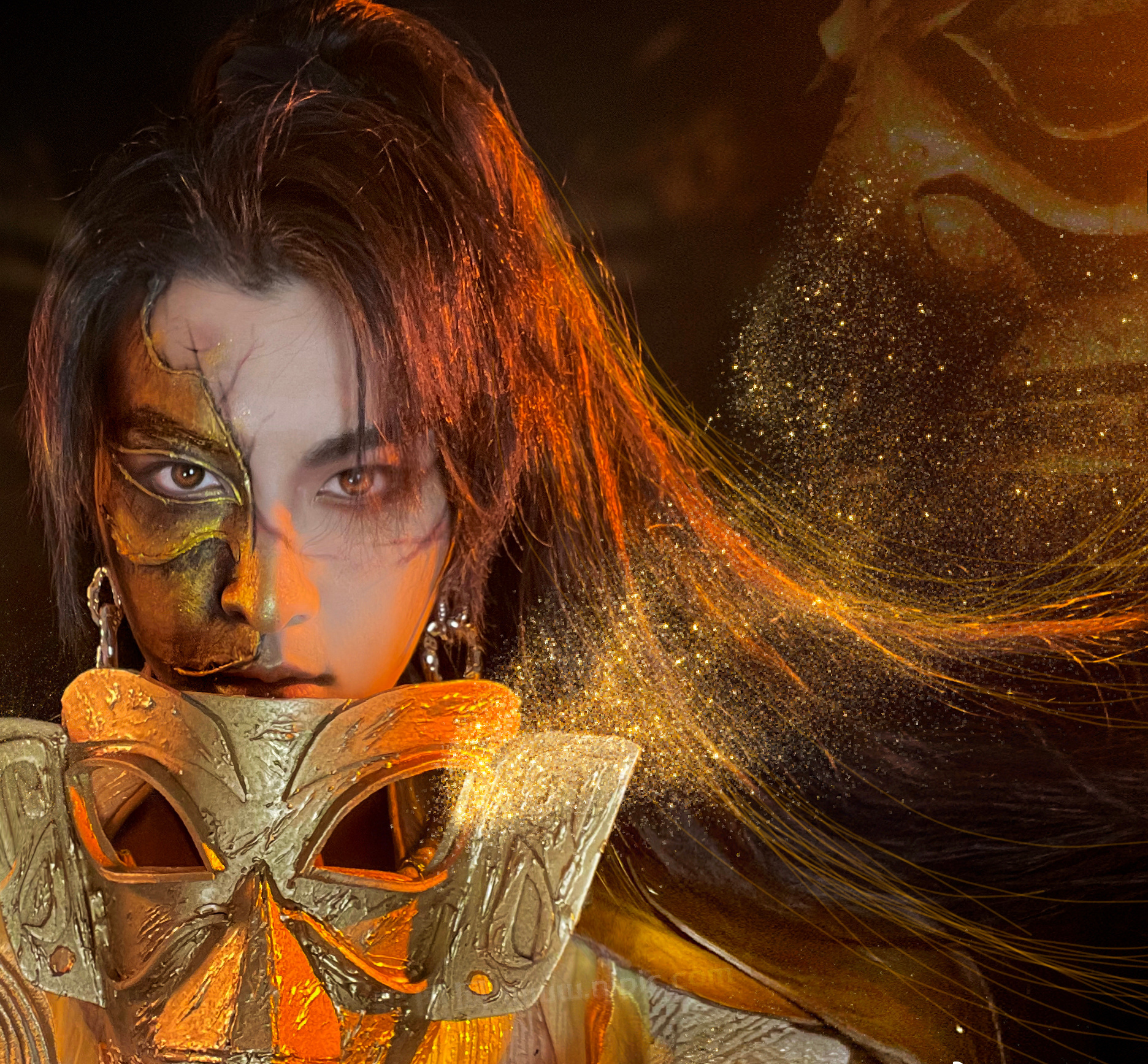 成都帅哥真有才!把三星堆黄金面具"拟人化",网友:面具成精了