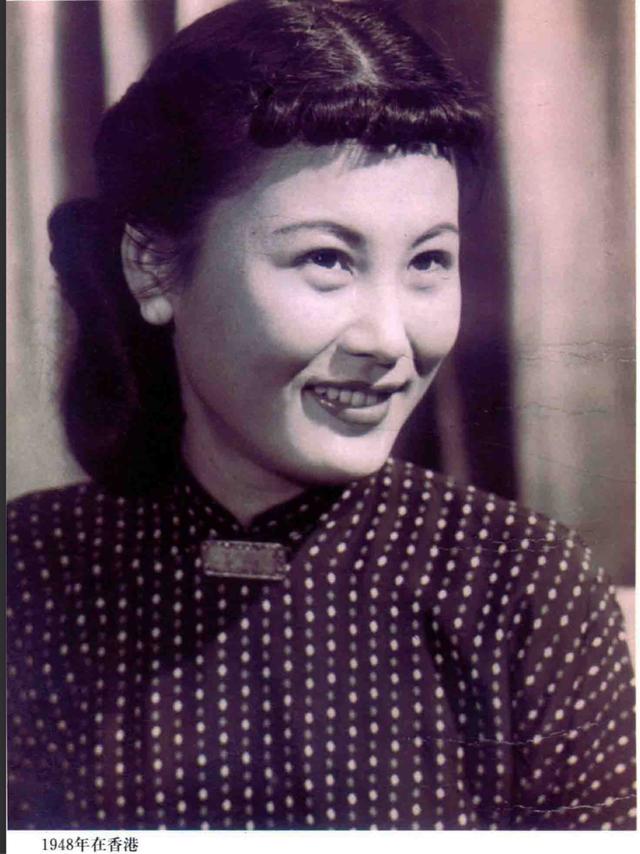 吕恩:与吴祖光结婚5年无合影,离婚她送他相机,他卖掉办新婚宴