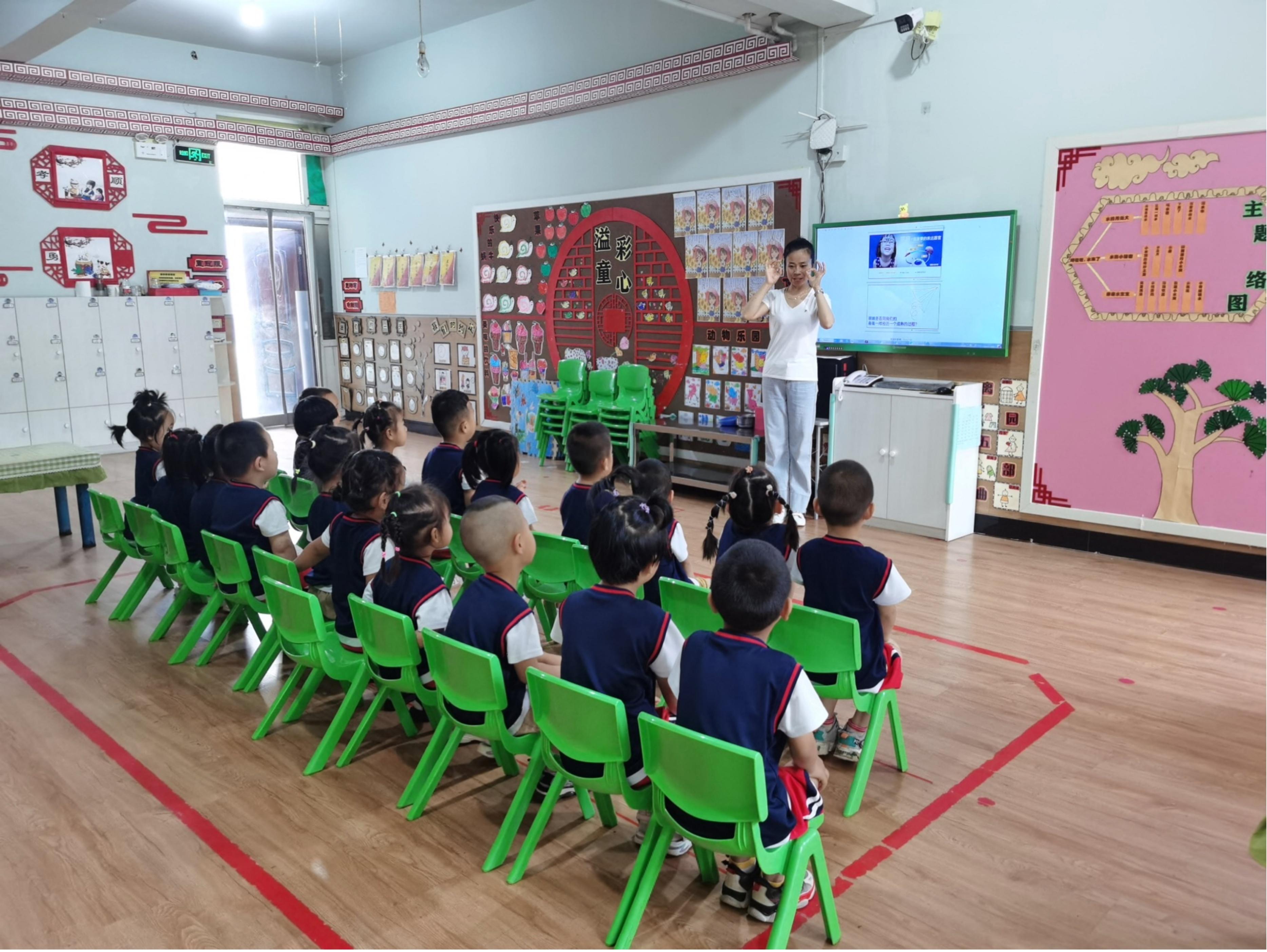 保定市望都縣苗苗幼兒園近期組織開展暑期防溺水安全教育活動