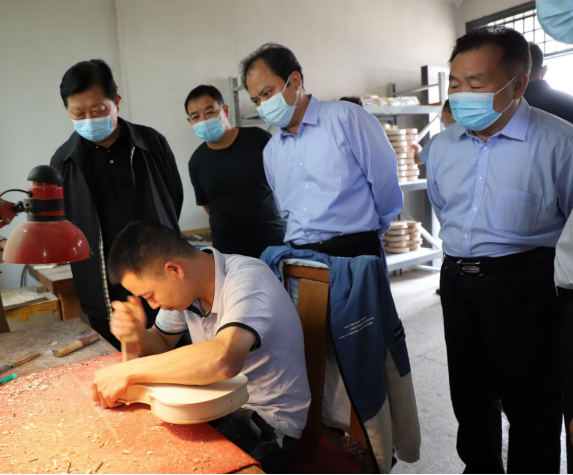 河南省老促会副会长卢长健一行到驻马店市调研革命老区乡村振兴情况