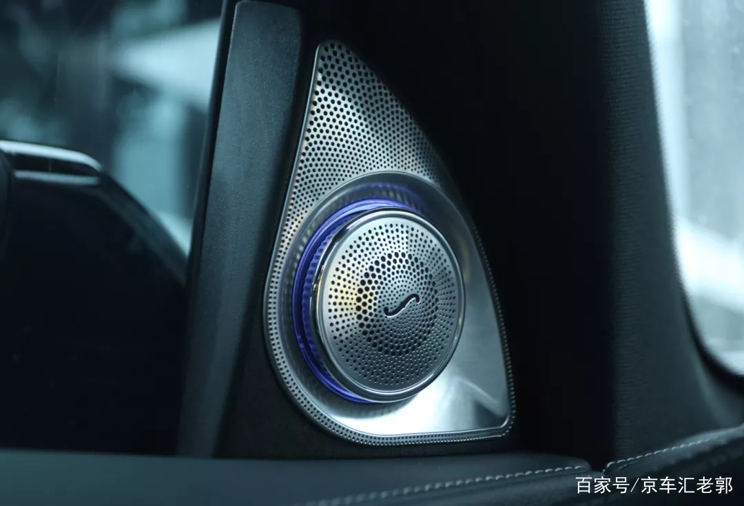 奔驰舒适进入 尾门_奔驰GLC改装 发光出风口 旋转高音
