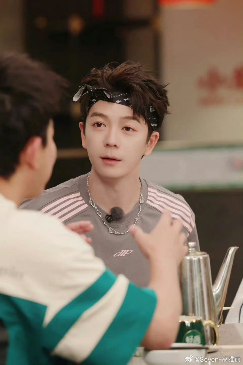 王栎鑫到底有多帅 《来活了兄弟》各种奇奇怪怪,可